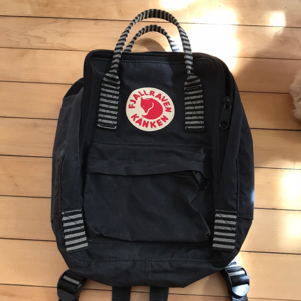Black Mini Fjallraven Kanken